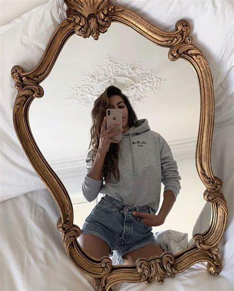 mirror selfie photos